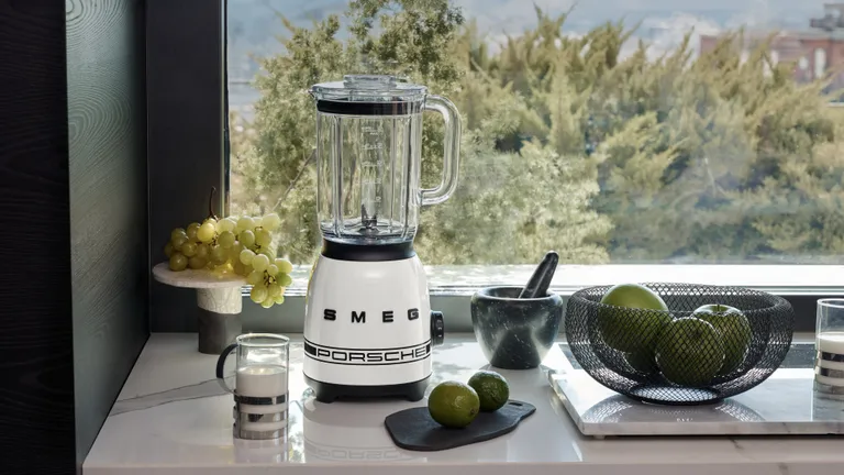 Smeg и Porsche представляют потрясающую коллекцию кухонной техники, выпущенную ограниченным тиражом