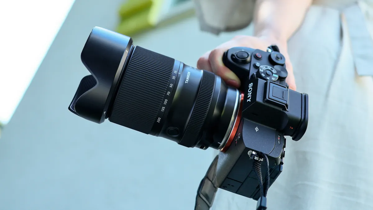 Tamron 25–200 мм