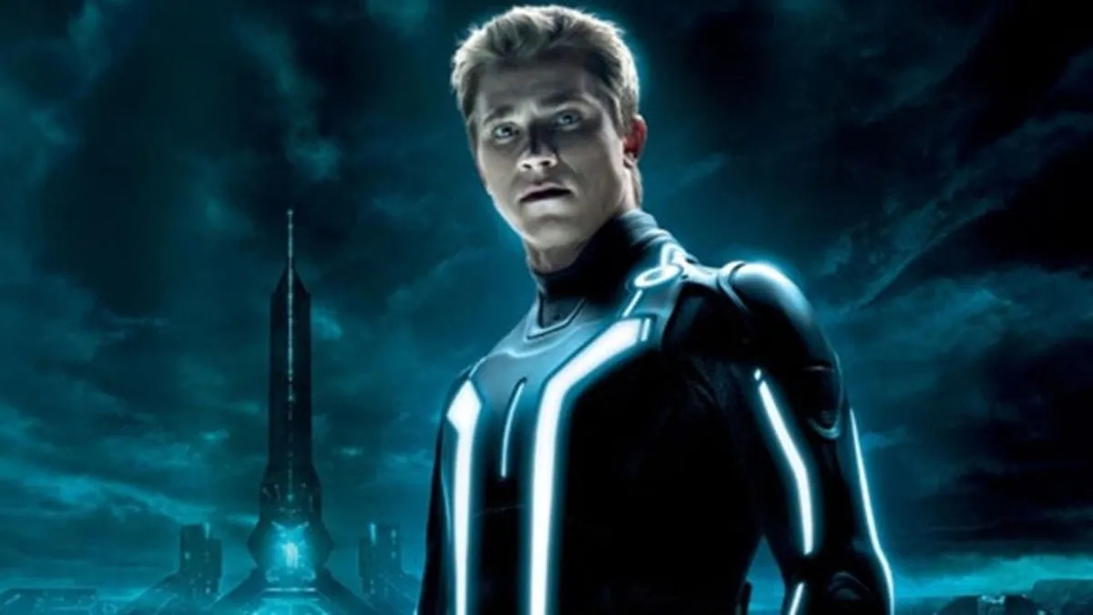 «Трон: Арес» — провал на фоне «Трон: Наследие»? Разбираемся, почему фильм 2010 года все еще лучше