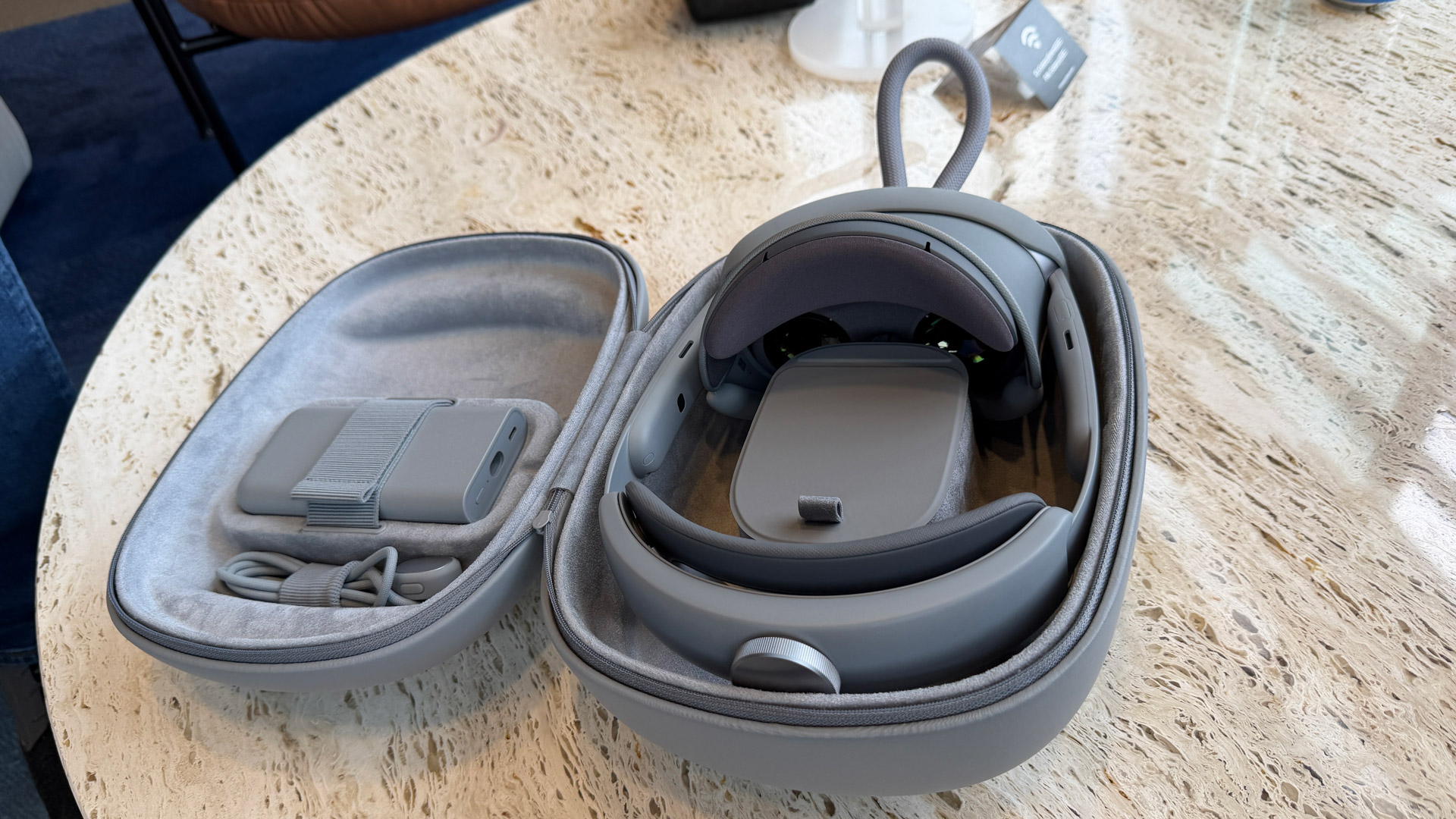 Samsung Galaxy XR: умная, легкая и вдвое дешевле Vision Pro картинка Samsung Galaxy XR: умная, легкая и вдвое дешевле Vision Pro фото