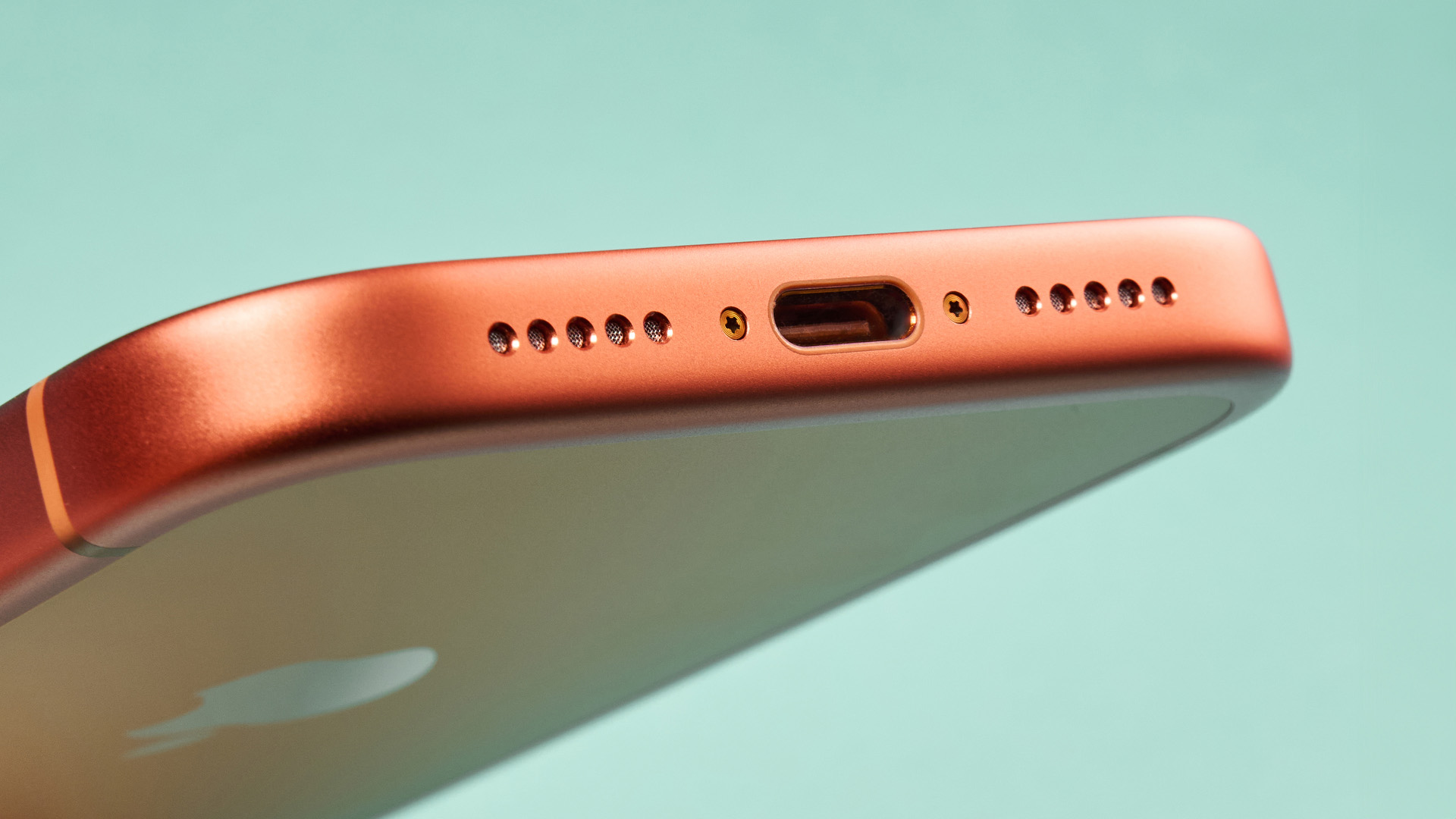 Ваш оранжевый iPhone 17 Pro стал розовым? Возможно, вы сами виноваты картинка Ваш оранжевый iPhone 17 Pro стал розовым? Возможно, вы сами виноваты