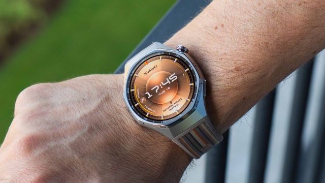 Ваши Apple Watch выглядят скучно? У Huawei теперь 100 000 причин сменить часы