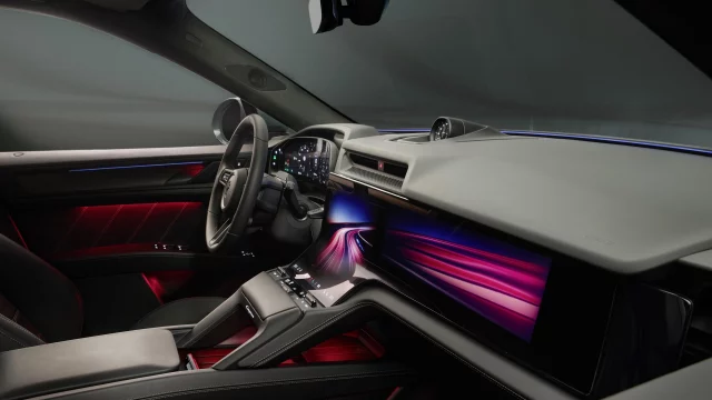 Водопад из пикселей Porsche показала шокирующий изогнутый экран, который меняет всё (2) Водопад из пикселей: Porsche показала шокирующий изогнутый экран, который меняет всё