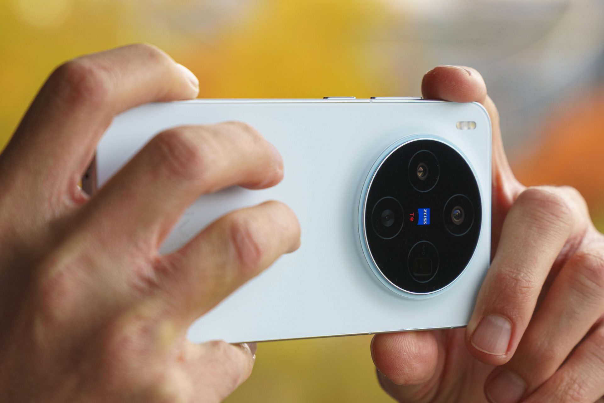 Война с лопатами: vivo наносит ответный удар