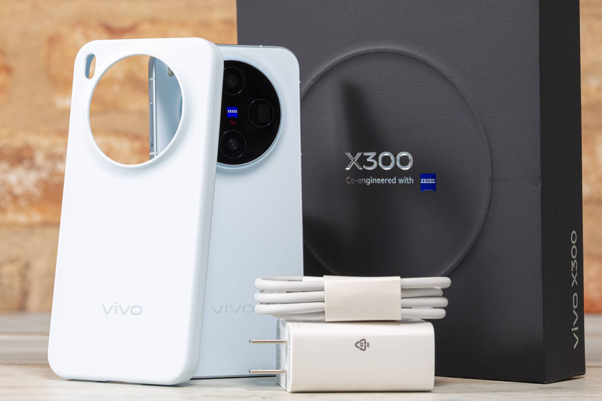 Война с лопатами: vivo наносит ответный удар