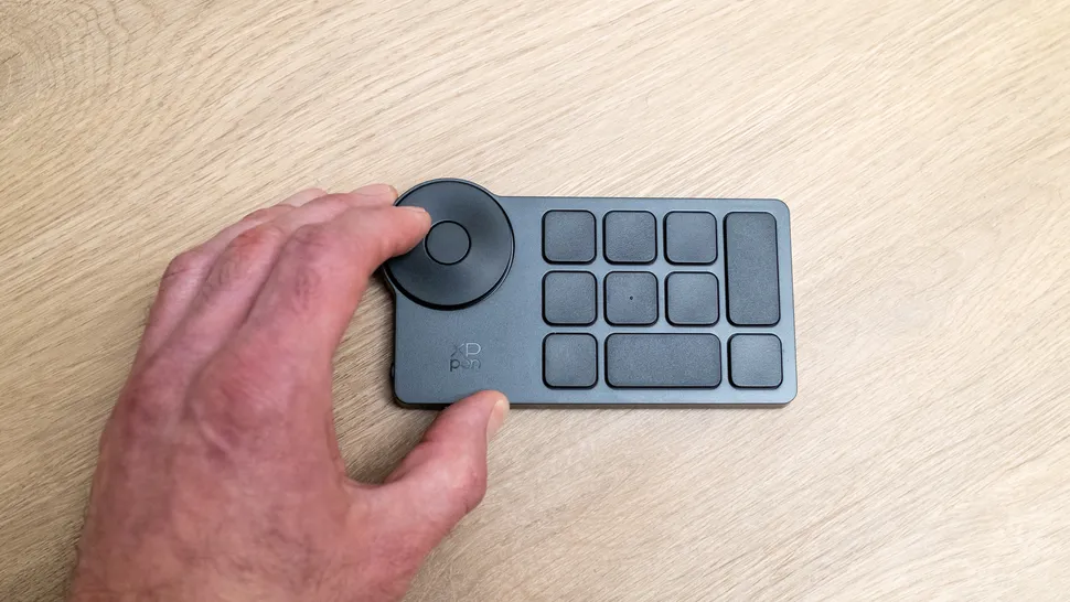 Обзор XPPen Artist Pro 24 (Gen 2) 4K: большой и точный дисплей для стилуса картинка XPPen Artist Pro 24