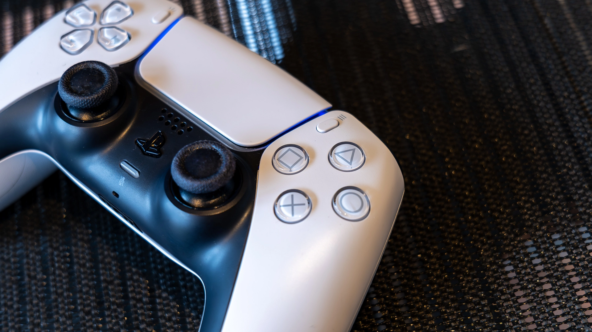 Забудьте о лимитках: Sony готовит DualSense V3, который исправит главный недостаток геймпада PS5 фото