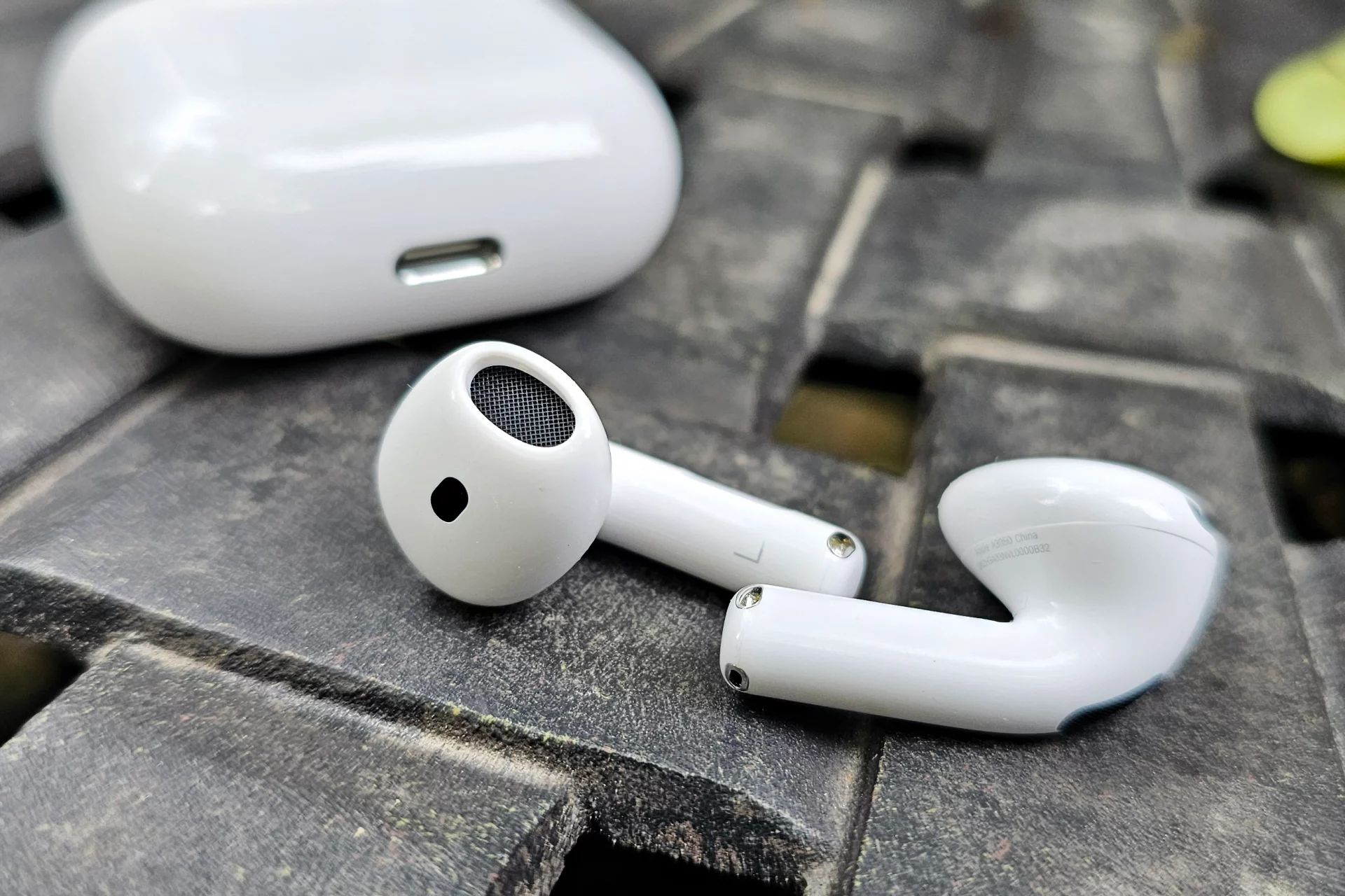 Забудьте о музыке: Apple превращает AirPods в гаджет для здоровья с датчиками и камерами