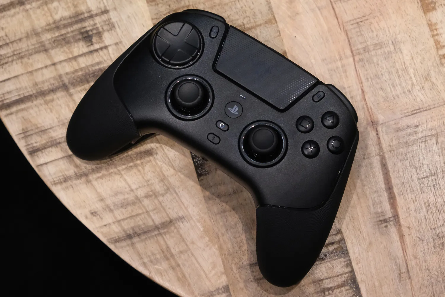 Забудьте про DualSense: Razer принесла ПК-точность на PlayStation 5