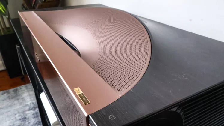 Забудьте про OLED я променял его на 200-дюймового лазерного монстра и (почти) не жалею