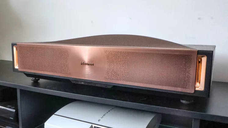 Забудьте про OLED: я променял его на 200-дюймового лазерного монстра и (почти) не жалею