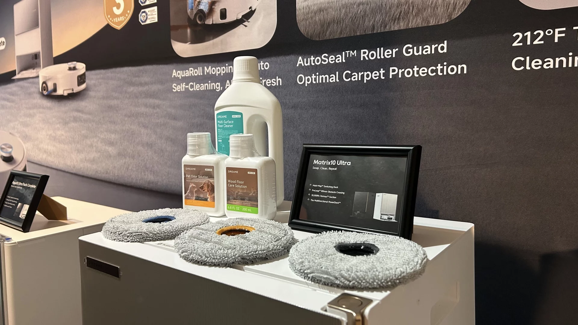 Забудьте всё, что вы знали о роботах-пылесосах: Dreame выпустила модель, которая сама меняет насадки