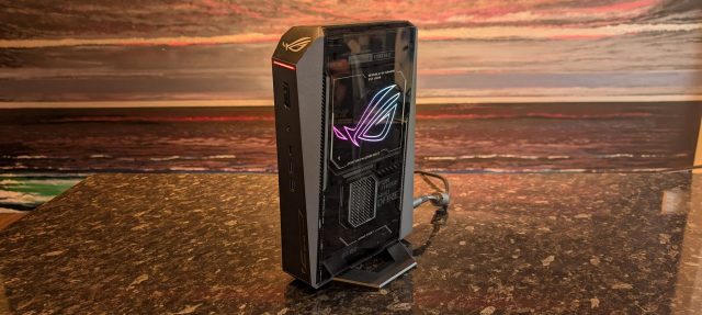 Обзор Asus ROG NUC (2025) — компактный игровой ПК
