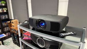 Обзор Epson EH-LS9000 — доступный лазерный 4K-проектор