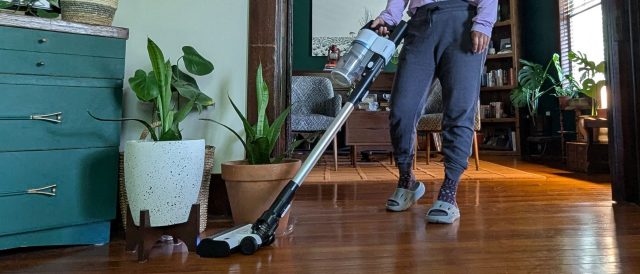 01_I just found the perfect lightweight vacuum for homes with lots of hard floors - Обзор Levoit Aero: легкий, удобный и очень старательный