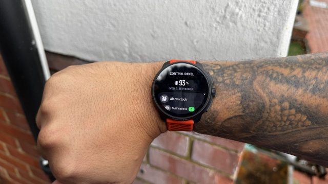 Обзор Suunto Race 2 — конкурент Garmin с ярким экраном