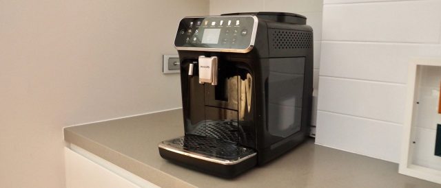 Обзор Philips LatteGo 4400 — компактная кофемашина