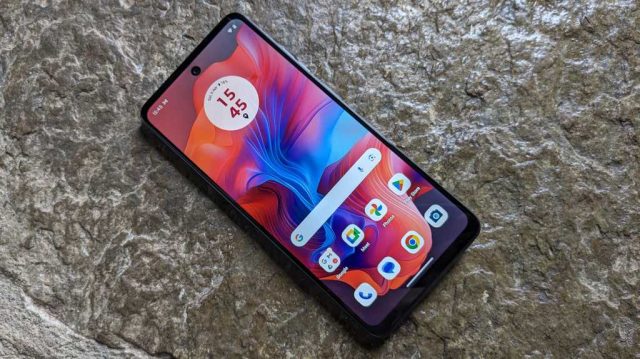 Обзор Motorola Moto G04 — чемпион среди ультрабюджетников