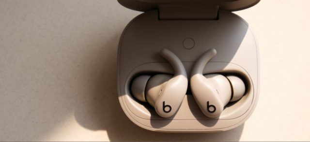 Обзор Powerbeats Fit — спортивные наушники с чипом H1