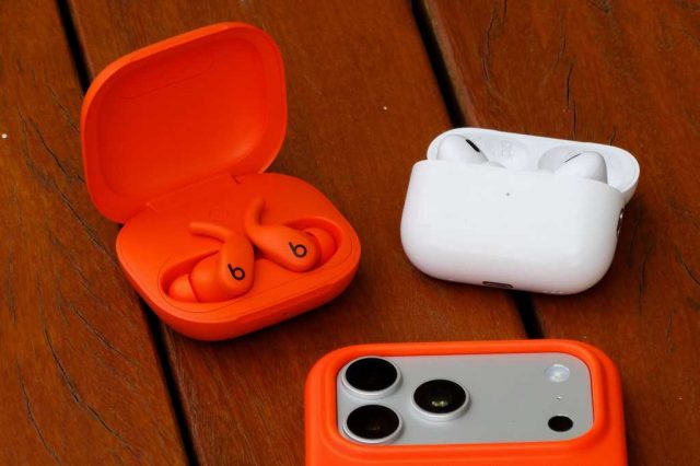 Powerbeats Fit или AirPods Pro 3: какие наушники лучше