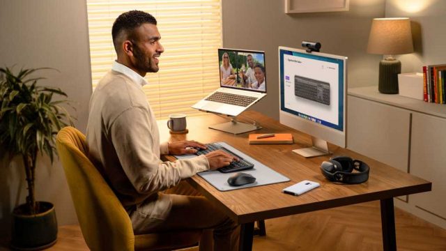 Logitech Signature Slim Solar+