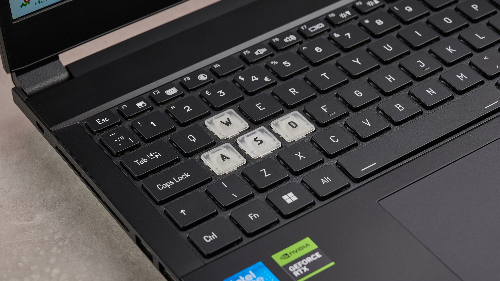 Обзор Medion Erazer Deputy 15 P1: доступный чемпион в высоком разрешении картинка Medion Erazer Deputy 15 P1