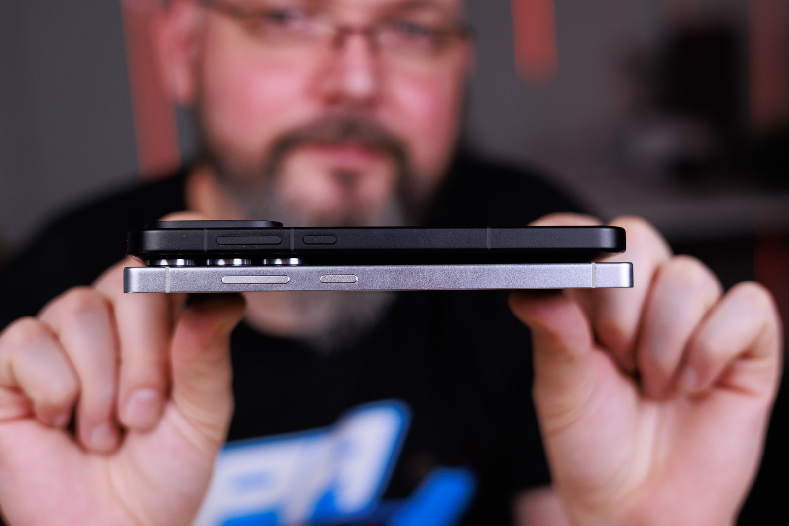 OnePlus 15 против Galaxy S25 Ultra