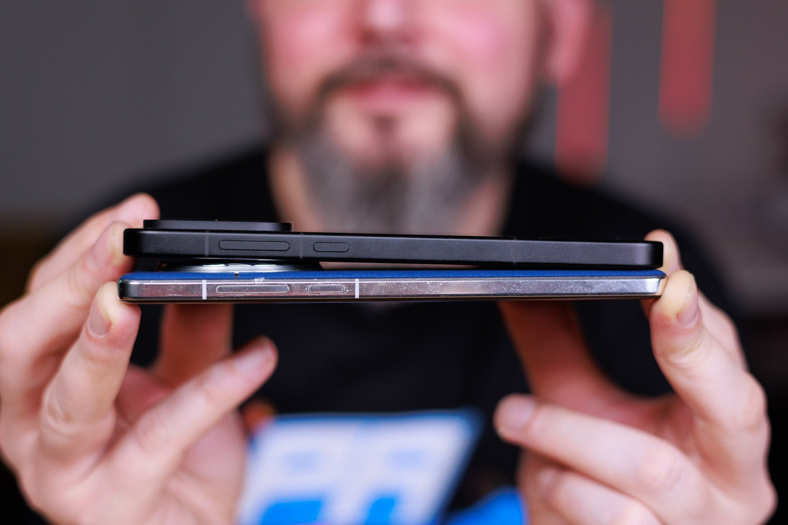 Сравнение OnePlus 15 и OnePlus 13: дисплей и батарея