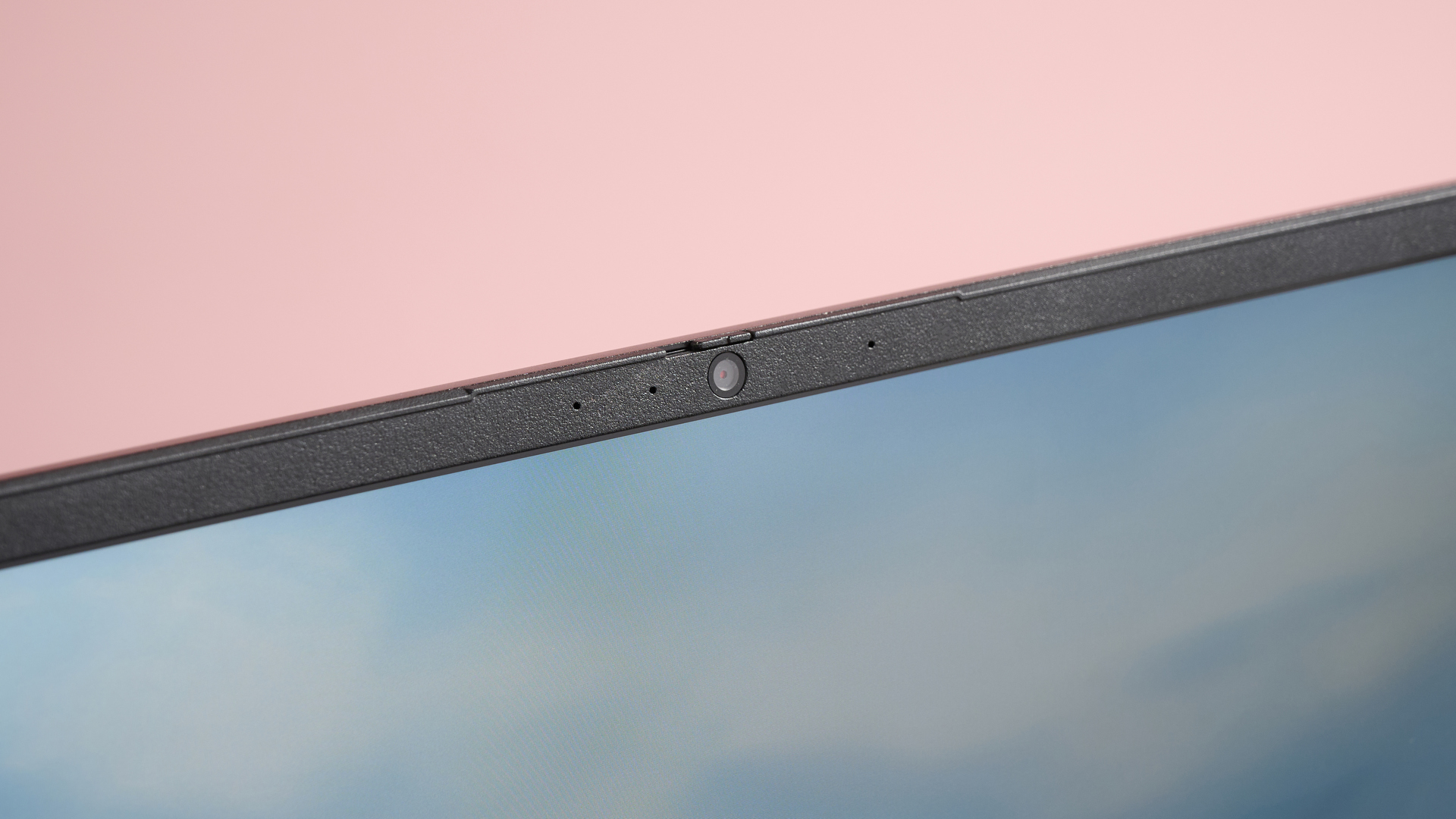 Обзор Medion Erazer Deputy 15 P1: доступный чемпион в высоком разрешении картинка Medion Erazer Deputy 15 P1