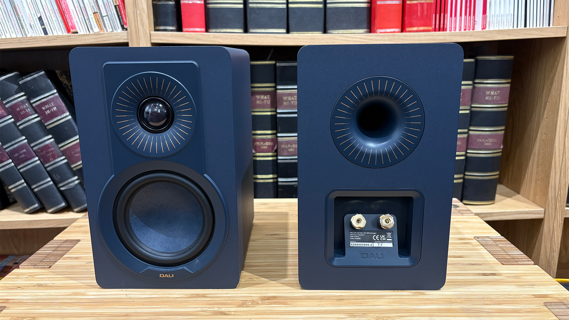 Обзор Dali Kupid: компактные колонки с ярким характером