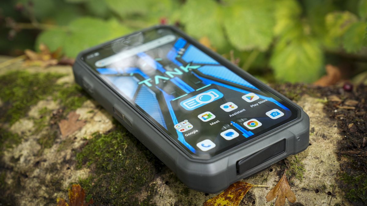 Обзор 8849 Tank 4 Pro: защищённый телефон с проектором, который впечатляет картинка Обзор 8849 Tank 4 Pro: защищённый телефон с проектором, который впечатляет