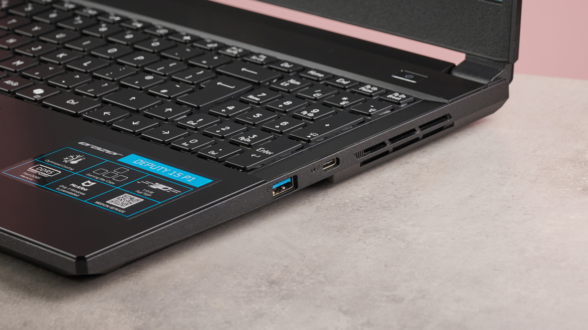 Обзор Medion Erazer Deputy 15 P1: доступный чемпион в высоком разрешении картинка Medion Erazer Deputy 15 P1