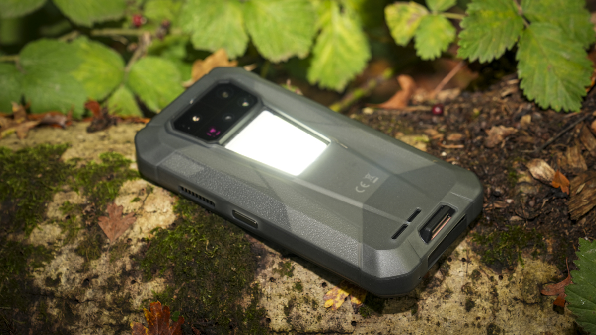 Обзор 8849 Tank 4 Pro: защищённый телефон с проектором, который впечатляет картинка Обзор 8849 Tank 4 Pro: защищённый телефон с проектором, который впечатляет