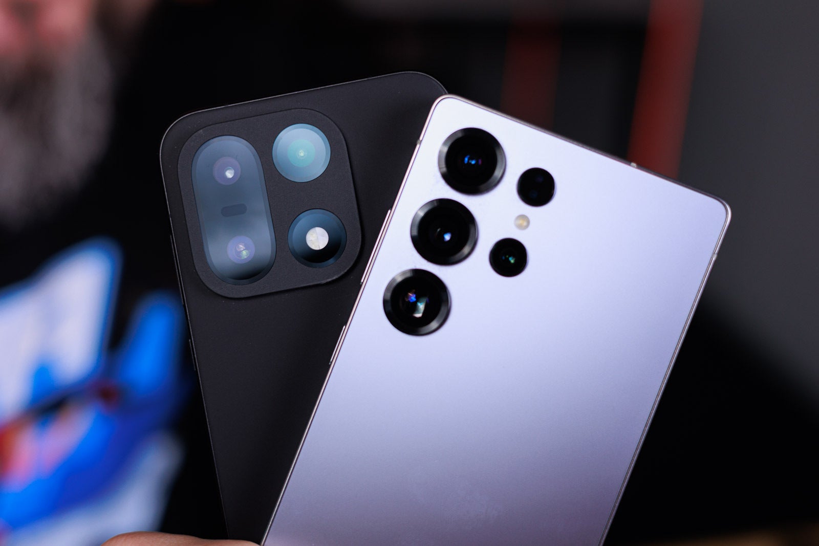 OnePlus 15 против Galaxy S25 Ultra