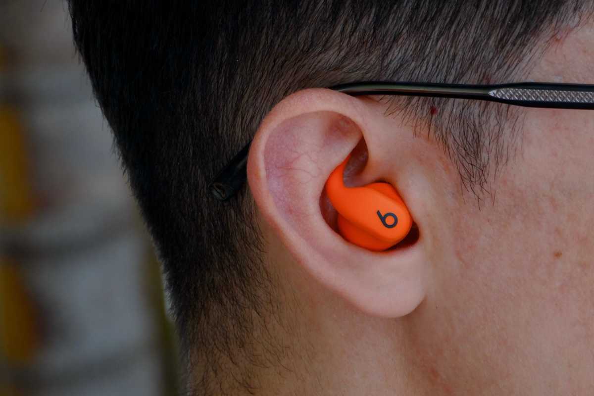 Powerbeats Fit или AirPods Pro 3