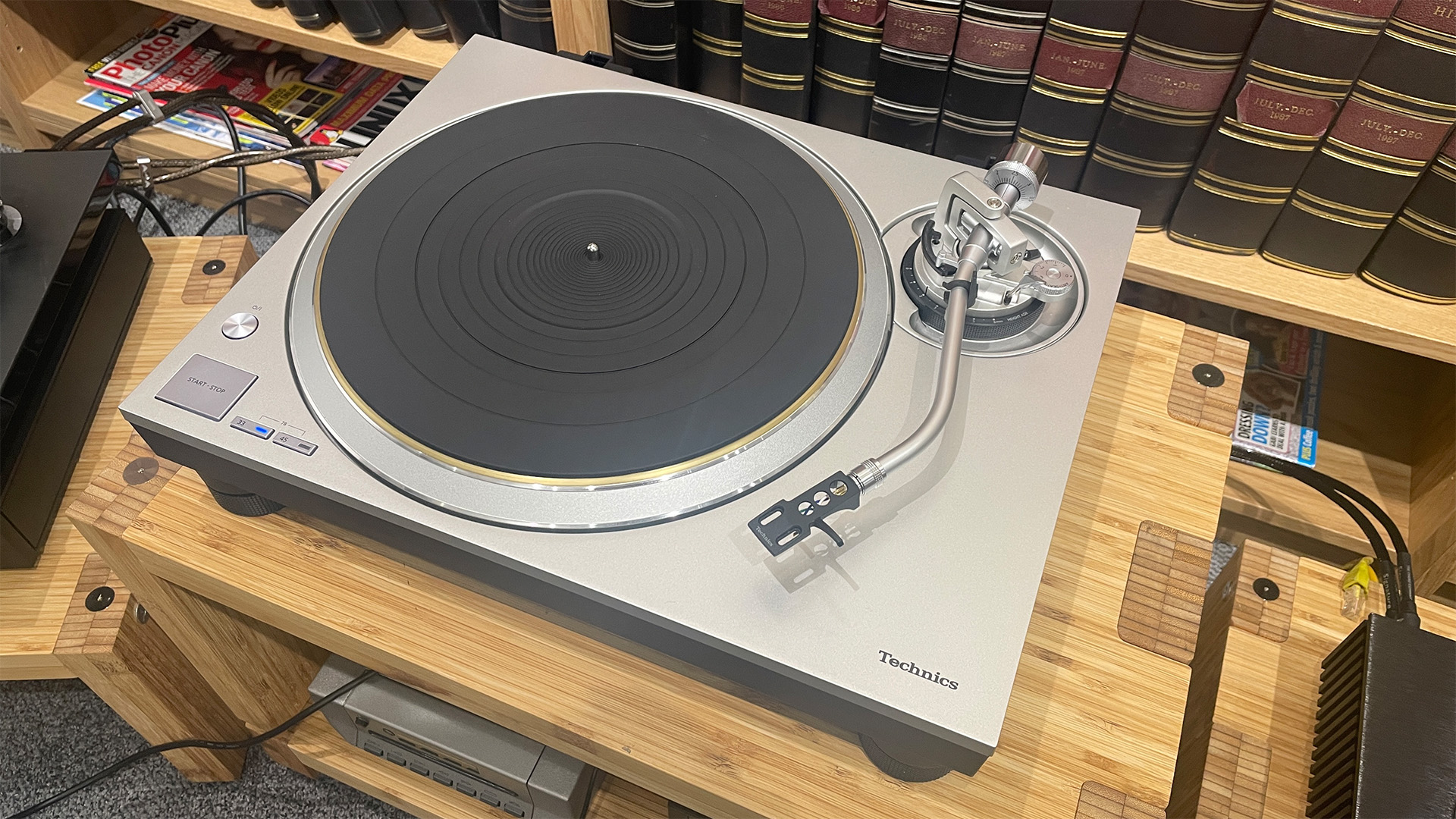 Обзор Technics SL-1300G: прочный, удобный и приятный в использовании