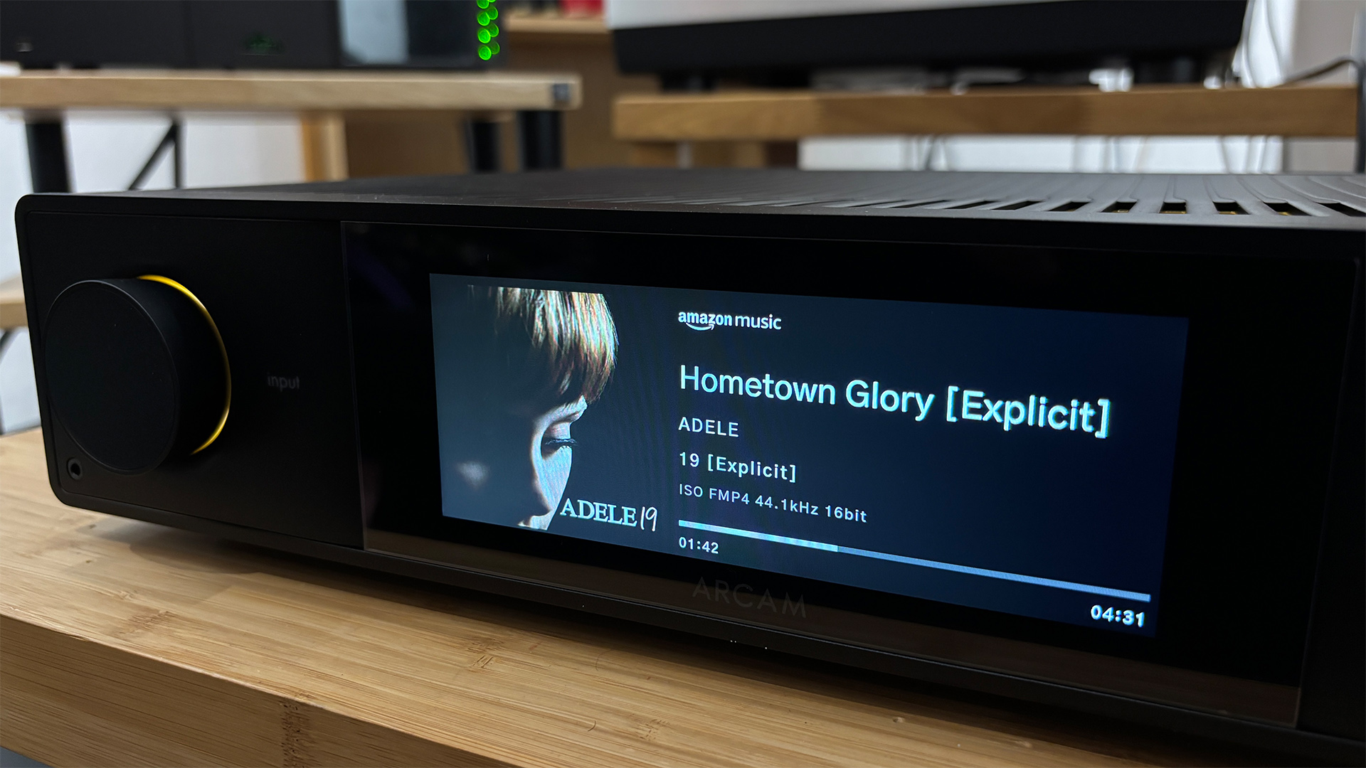 Обзор Arcam SA35 — сбалансированный стриминговый усилитель картинка Arcam SA35