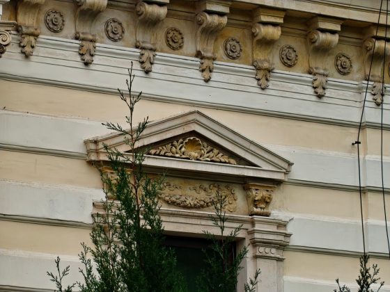 OnePlus 15 против iPhone 17 Pro Max