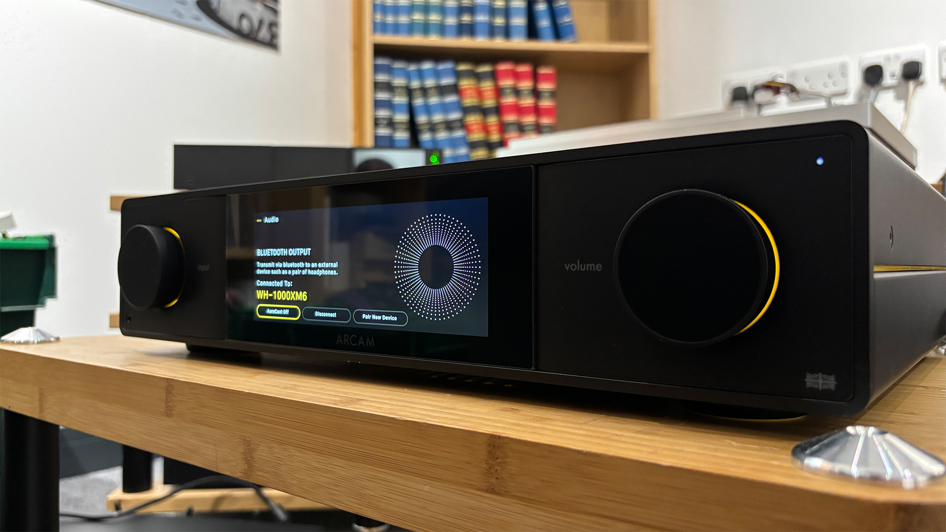 Обзор Arcam SA35 — сбалансированный стриминговый усилитель картинка Arcam SA35