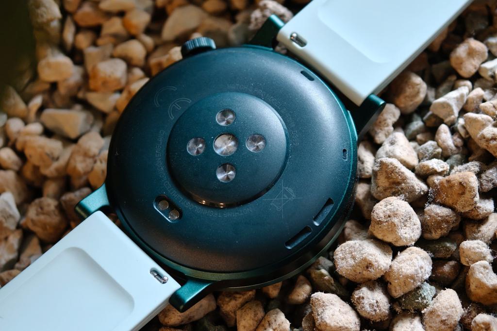 Обзор CMF Watch 3 Pro: обманчиво простые умные часы