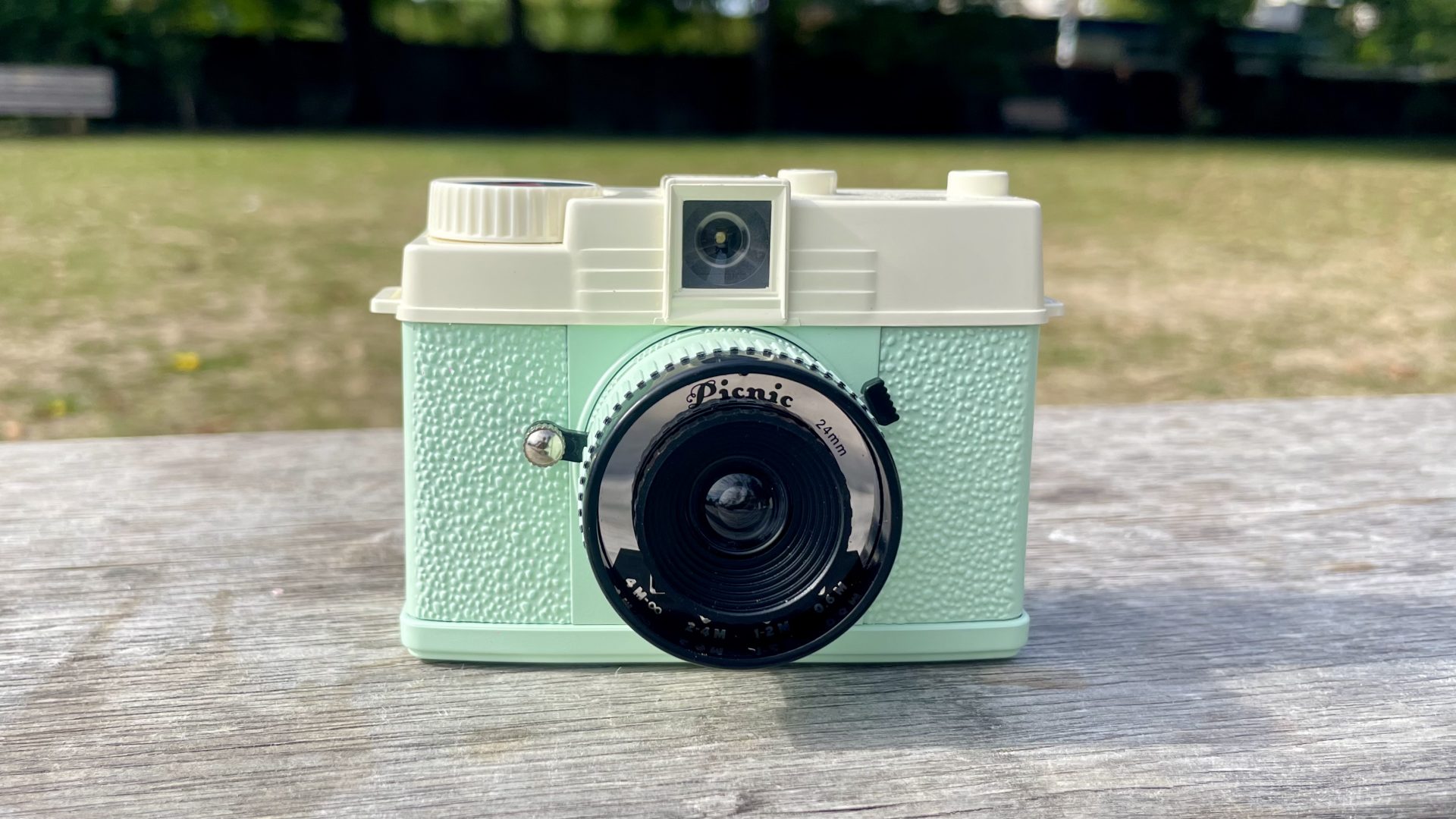 Обзор Lomography Lomourette — полукадровая камера с шармом картинка Lomography Lomourette
