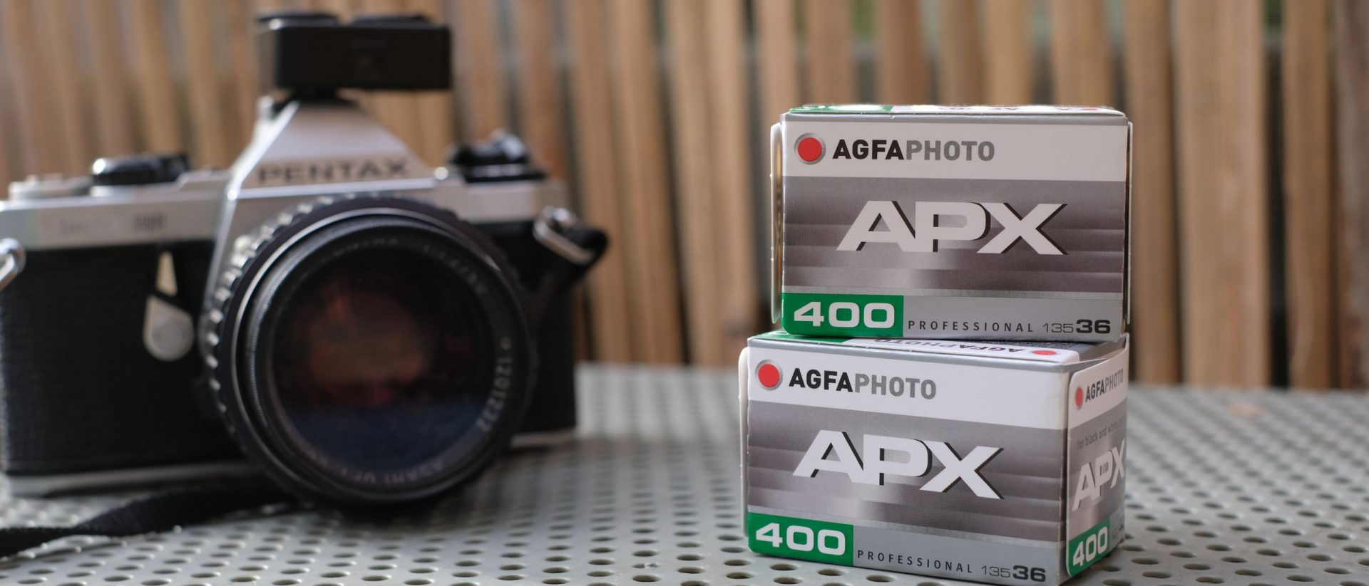 AgfaPhoto APX 400 — мягкая чёрно-белая плёнка для эстетов