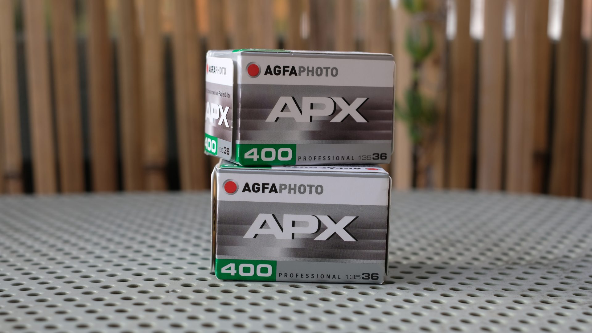 AgfaPhoto APX 400 — мягкая чёрно-белая плёнка для эстетов