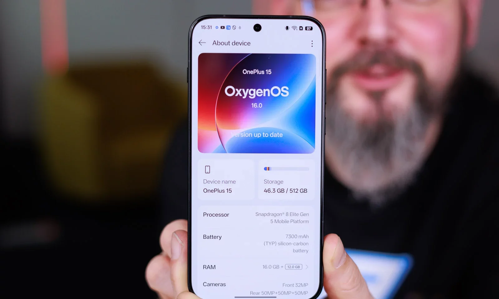 Обзор OnePlus 15: аутсайдер возвращается картинка OnePlus 15