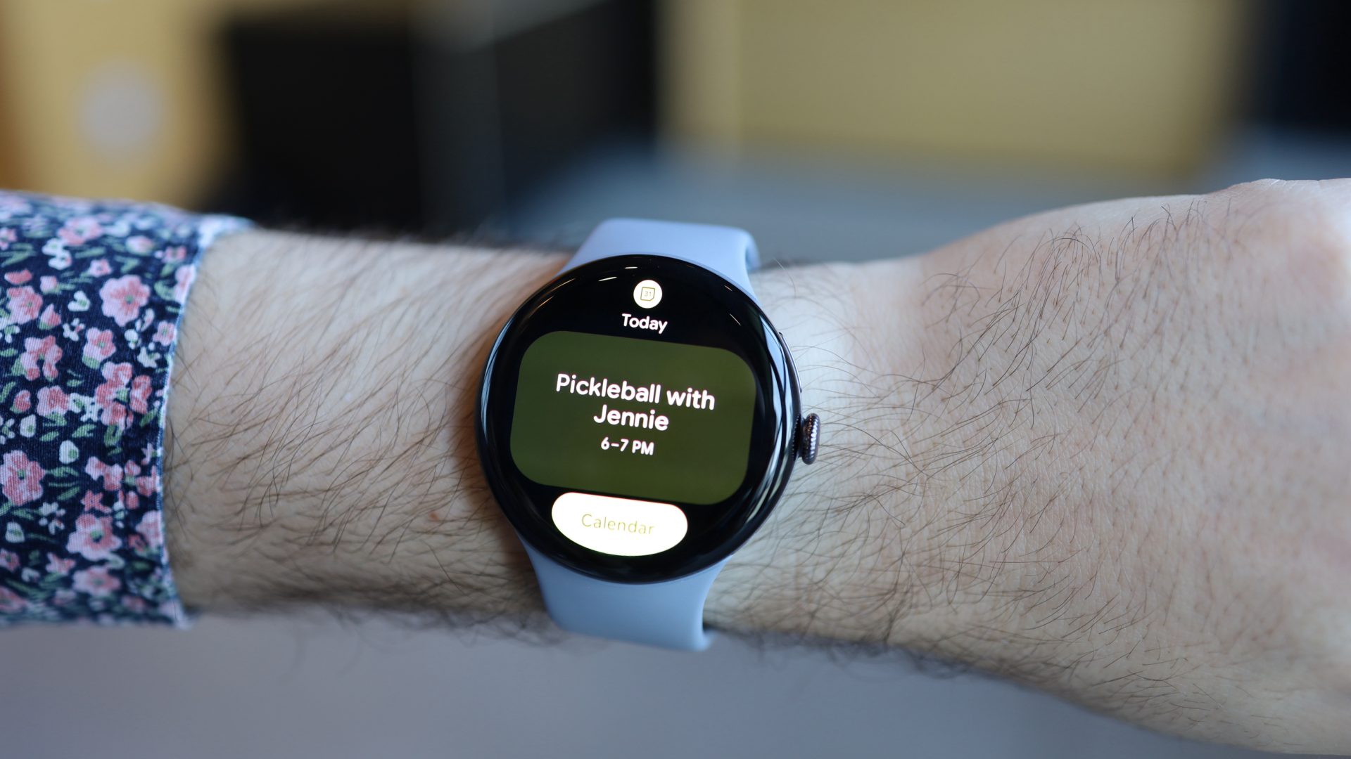 Часы Pixel Watch 4: куполообразный экран и ИИ на запястье