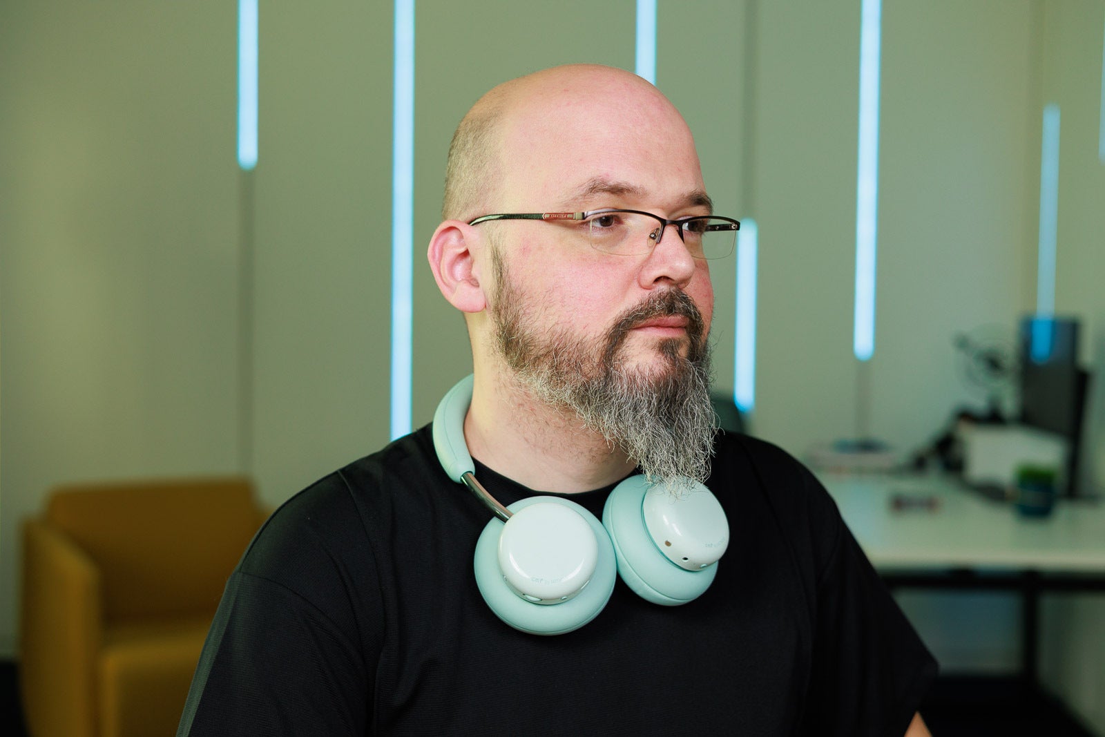 CMF Headphone Pro — накладные наушники за 8 тыс. руб.