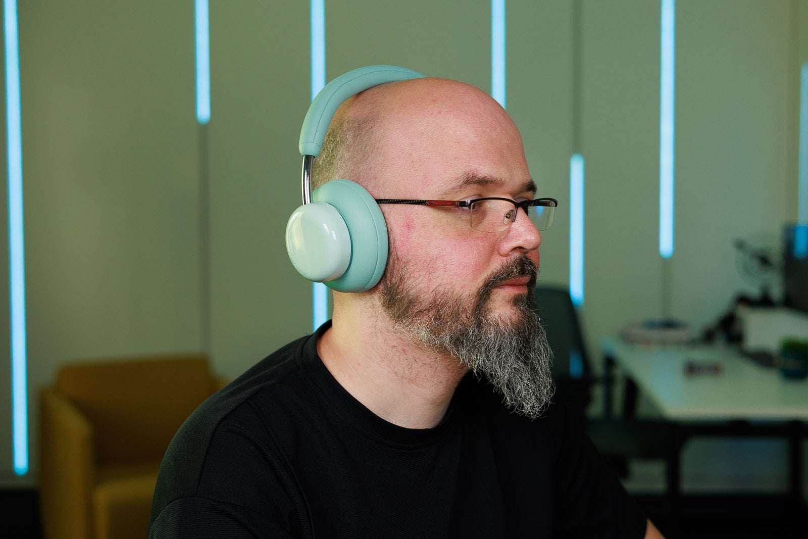 CMF Headphone Pro — накладные наушники за 8 тыс. руб.