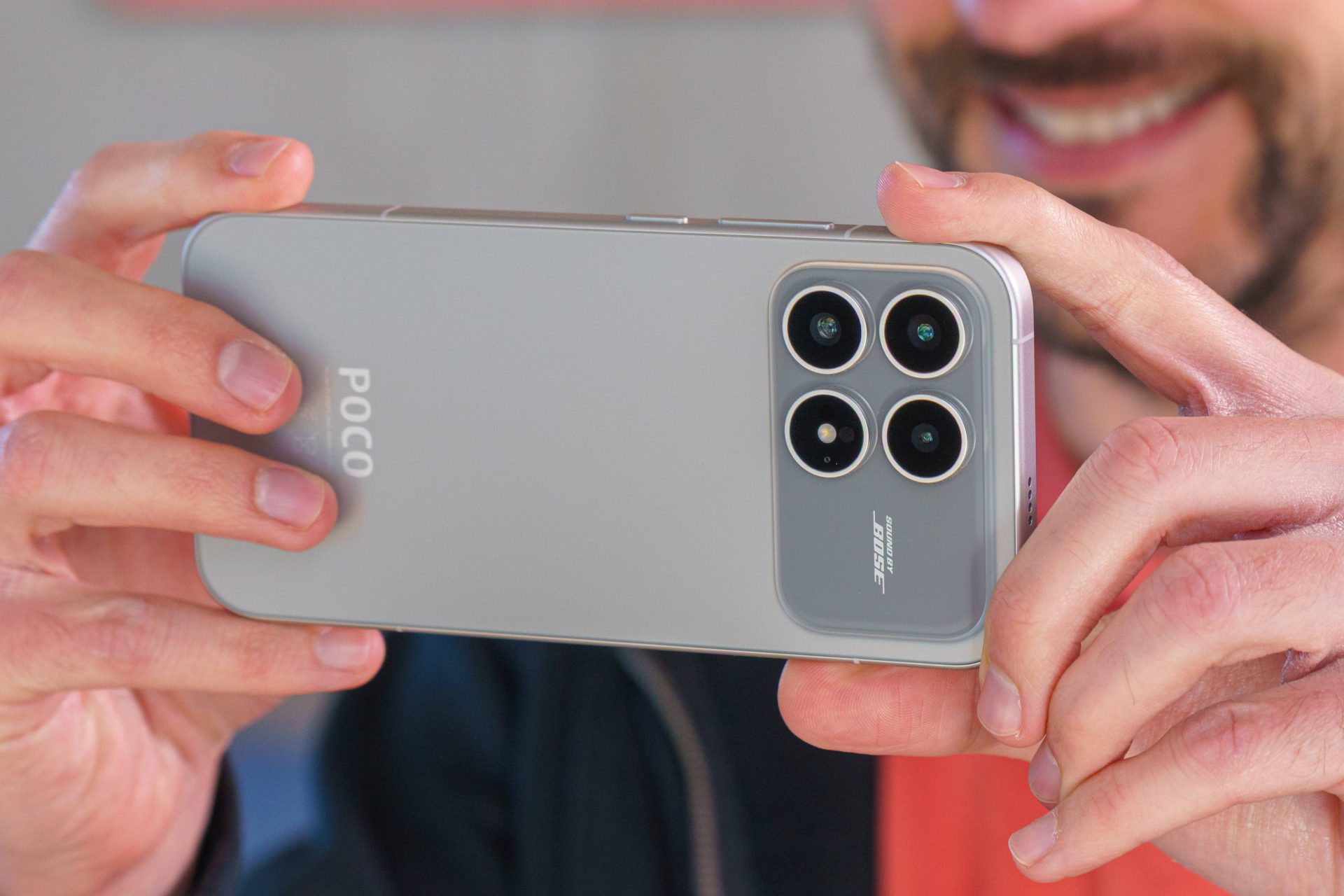 Джинса вместо стекла чем так плох дизайн новых Poco F8 Pro и F8 Ultra