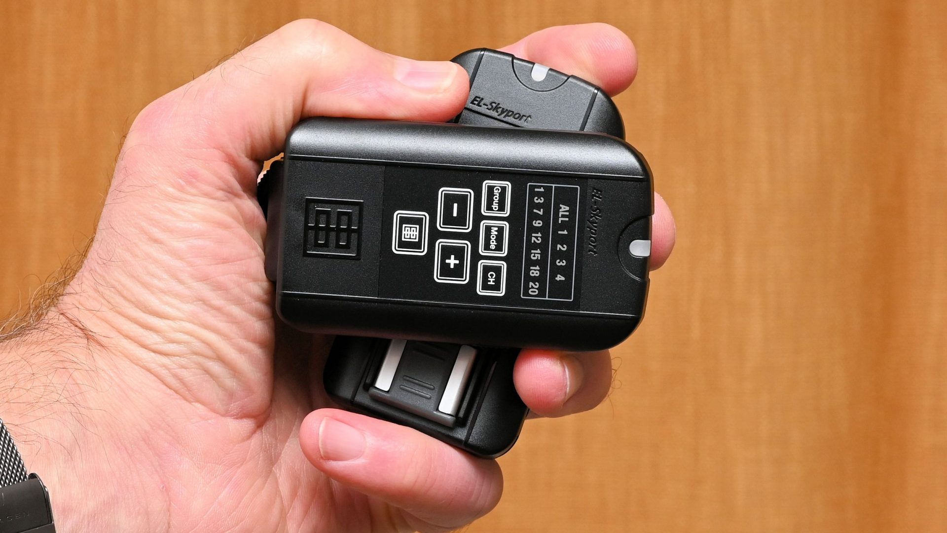 Обзор Elinchrom EL-Skyport Universal Plus — триггер для вспышек картинка Elinchrom EL-Skyport Universal Plus — универсальный триггер