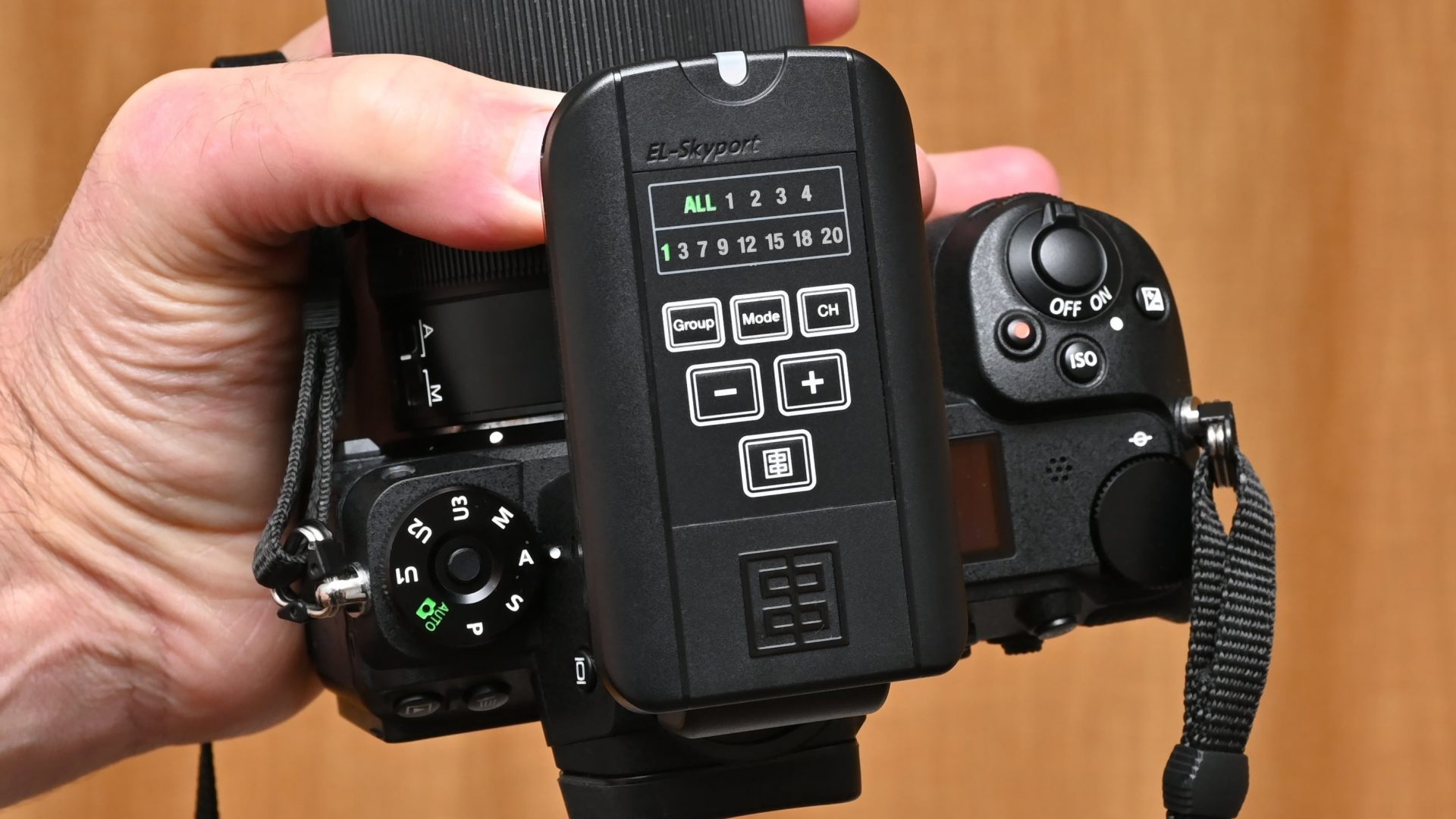 Обзор Elinchrom EL-Skyport Universal Plus — триггер для вспышек картинка Elinchrom EL-Skyport Universal Plus — универсальный триггер